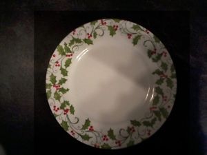 Corelle 10 10 3 4" Wide Rim Evergreen Rose Dinner Plates Christmas Holly RARE
