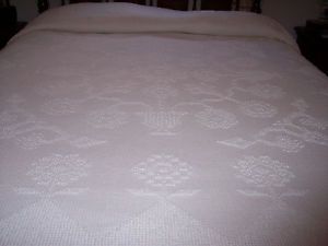 Vintage White George Washington Candlewick Chenille Fringed Bedspread Queen Cott