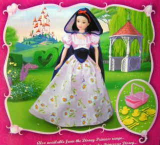 Disney Princess Snow White Doll Horse Riding Outfit Tea Set Picnic Basket
