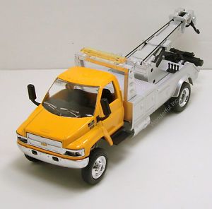 NewRay Chevy Kodiak C4500 1 43 Scale 8" Diecast Model Towing Tow Truck N150