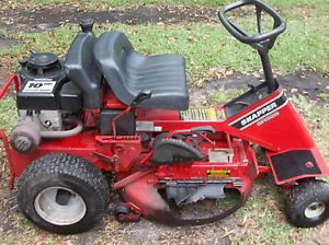 Snapper Riding Mower Model SR928 with 28inch Cutting Deck Needs Work or Parts