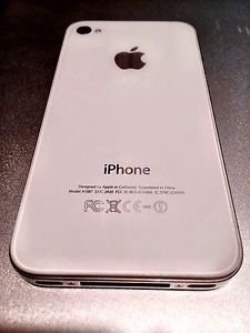 Apple iPhone 4S 16GB White Factory Unlocked Smartphone