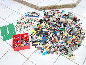 Lego Lot 17 lbs Pounds 30 Minifigures Legos 3 Boats Accessories Sharks Parts