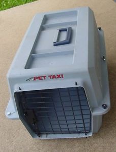 Petmate Pet Taxi Pet Carrier Dog Kennel Small Medium 23"x15"X12"