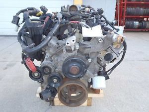 02 Jeep Grand Cherokee Engine 4 7L HO Vin J LH Valve Cover Needs Swap