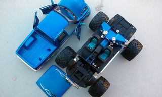 1 18 Lifted Ford F 150 Blue 4x4 Pickup Monster Truck Dub City Big Wheels Diecast
