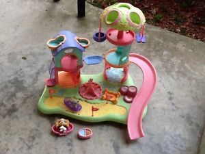 The Littlest Pet Shop Whirl Around Playground Missing One Piece Cool