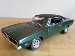 Hot Wheels 1 18 '69 Dodge Charger Diecast Car