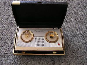 RARE Vintage Bulova Transistor Travel Alarm Clock Radio