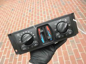 6136 Chevy Monte Carlo 04 05 Temp AC Heat Climate Control Panel Unit Switch
