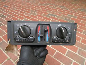 12156 Chevy Monte Carlo 00 Temp AC Heat Climate Control Panel Unit Switch
