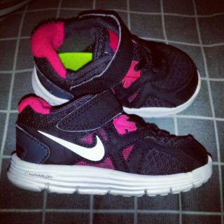 Toddler Girl Nike Sneakers Pink and Black Size 5c