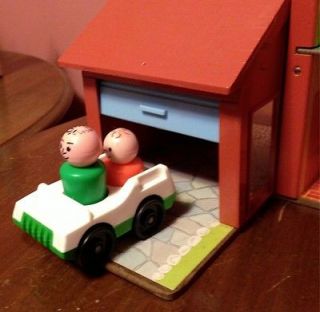 Fisher Price Little People Tudor Doll House Loaded