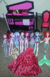 Monster High Lot Dolls Coffin Chair Misc Plus Bonus Arielle Glow Tail Doll