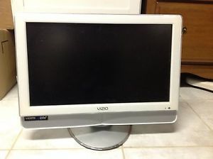 Flat Screen LCD TV or Computer Monitor Vizio 20 inch HDTV HDMI Hardly Used