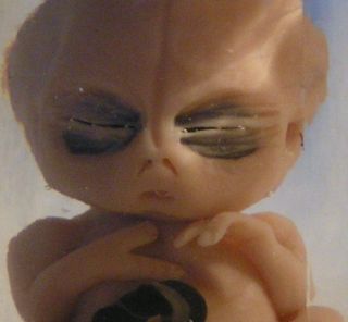 Small Alien Baby in Jar UFO Area 51 Alien Fetus Roswell 115