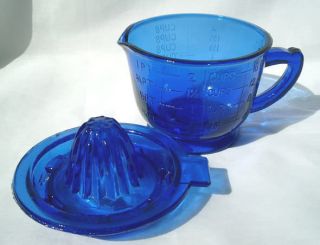 Cobalt Blue Glass 2 Cups Measuring Cup with Juicer Lid