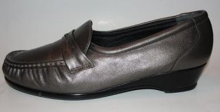Womens SAS Tripad Pewter Silver Easier Shoes Loafers 8 5 w Wide on Shoes Walking