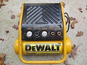 Dewalt D55141 2 Gallon Air Compressor for Parts Motor Runs Needs Pres Reg