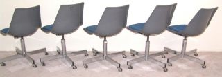 Set of 5 Grey Blue Chrome Eames Style Fiberglass Shell Chairs w Casters Norsrv