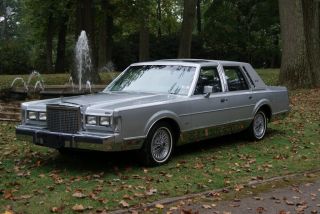 1986 Lincoln Town Car Factory Sunroof Leather Only 40K Original Miles