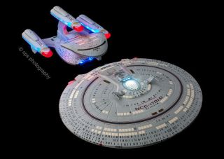 Star Trek All Good Things Enterprise 1701 D Electronic Diamond Art Asylum 2013