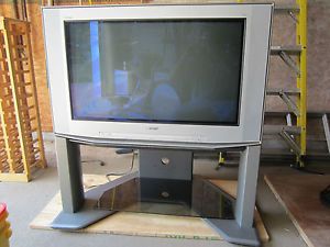 Sony 34" Flat Screen CRT Television and TV Stand Lake County Ohio Pickup Only