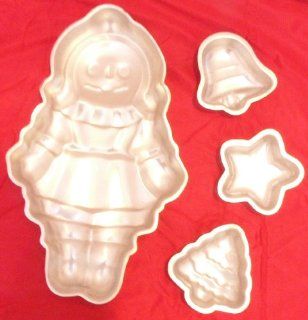 Wilton Holiday Gingerbread Girl / Boy Storybook Girl / Boy Doll Dolly Rag Raggedy Ann / Andy Groom Cake Pan (502 968, 1971) Retired Collectible + Bonus 3 Mini Singles Cupcake Holiday Pans Tree, Star & Bell Kitchen & Dining