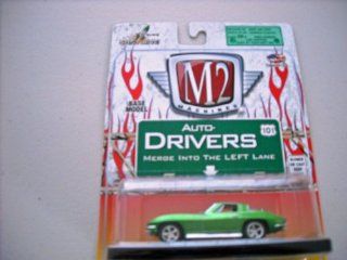 M2 Machines 1966 Chevrolet Corvette 427 Green Toys & Games