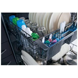 GE  24 Hybrid Built in Dishwasher w/ Stainless Steel Interior   White